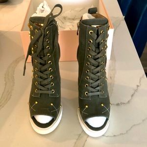 New in box Gianni Renzi open toe combat booties